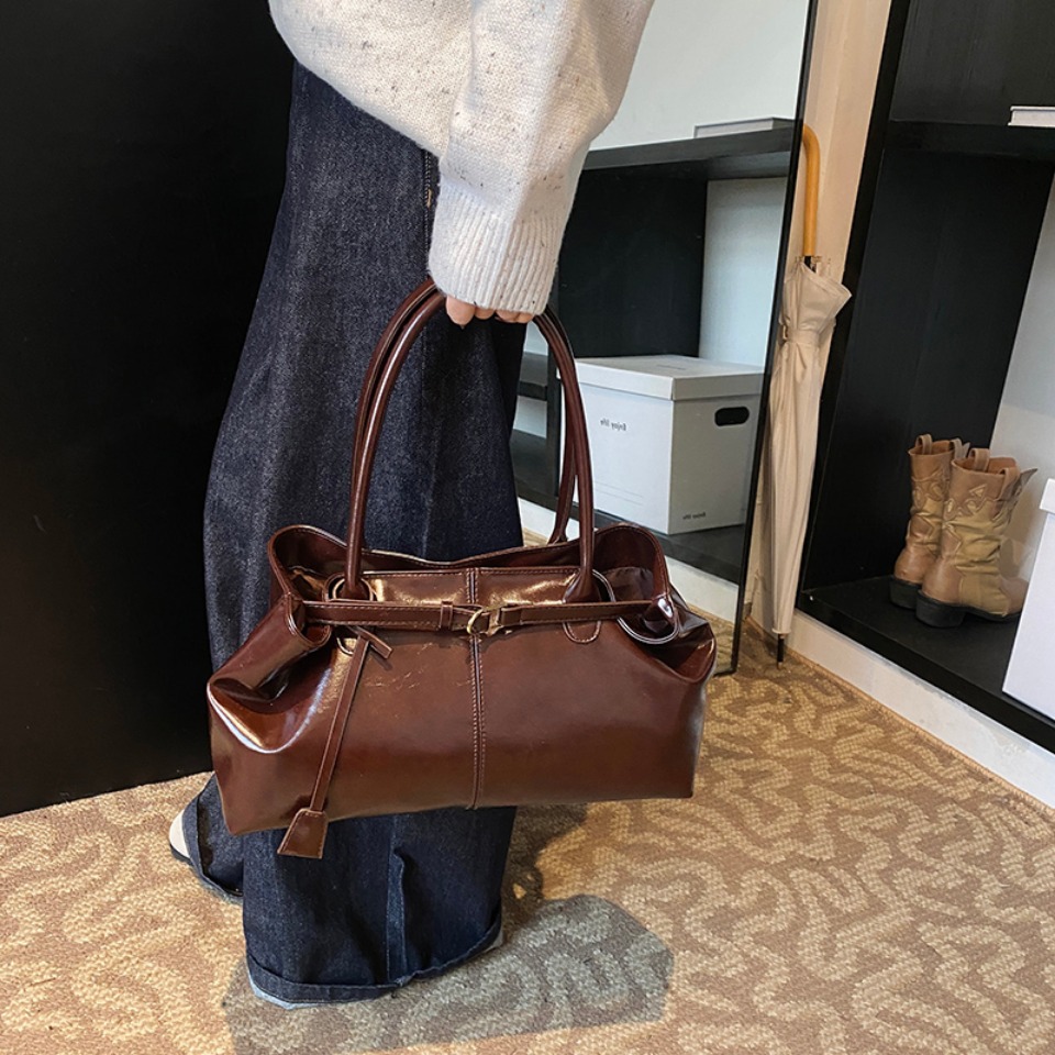 Winter Oil PU Leather Hobo Han - огляд і ціна Leatherwork Workshop