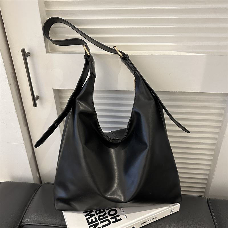 Sleek Black Leather Shoulder U - огляд і ціна Leatherwork Workshop